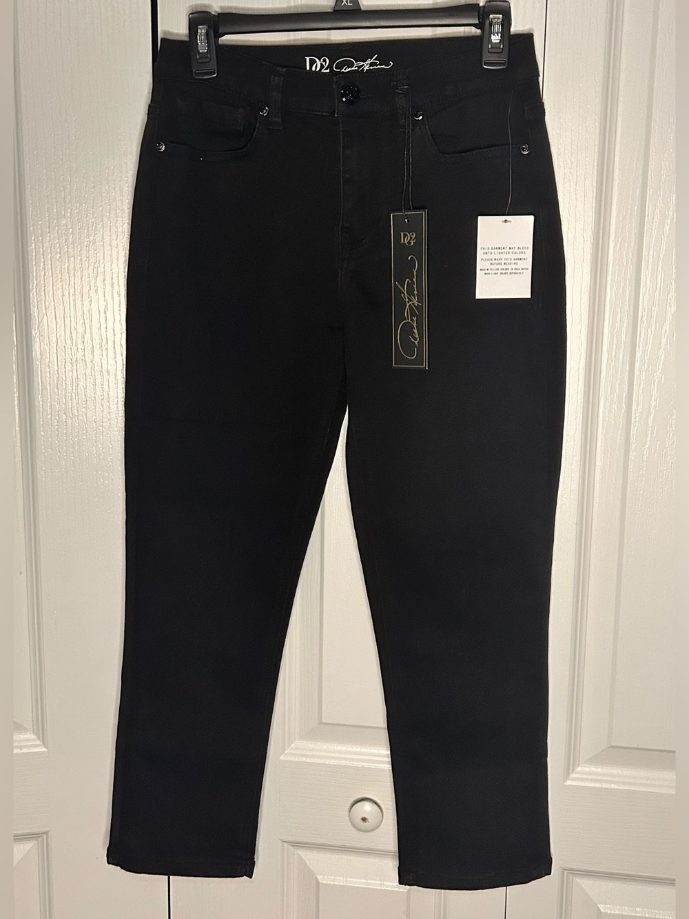 DG2 by Diane Gilman Women's Size 4 Black Cropped Mid Rise Skinny Jeans NWT